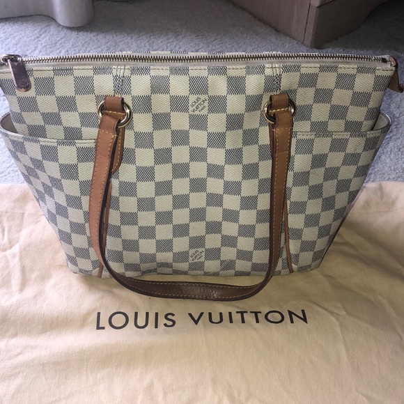 Handbags - White Louis Vuitton Damier Azur shoulder tote